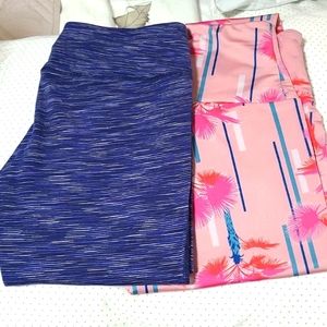 Set of 2 leggings onzie and Athleta. Size S/M